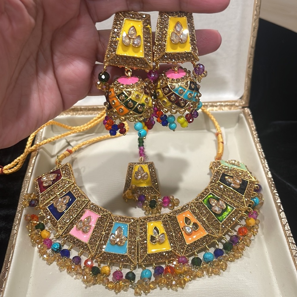 Navratan Gold Tone Jadau Choker Necklace Set Necklace, earrings and tikka) - Picture 5 of 10